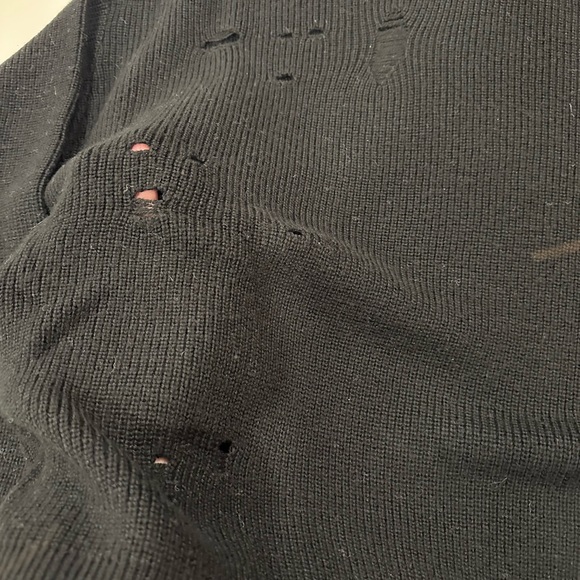 Black distresses cold shoulder sweater - Picture 2 of 4